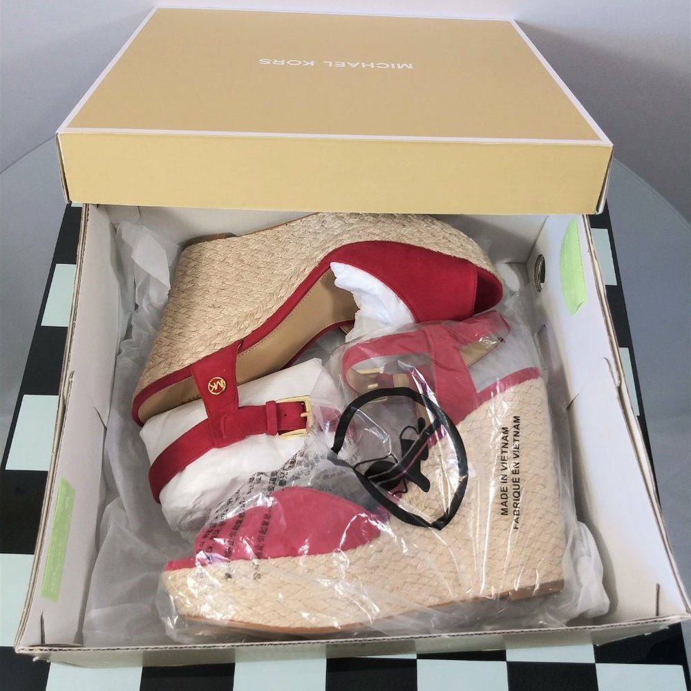 Michael Kors Carlyn Wedge - Picture 5 of 5